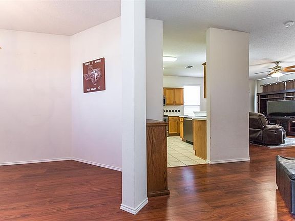 4th image of 736 Dandelion Dr
