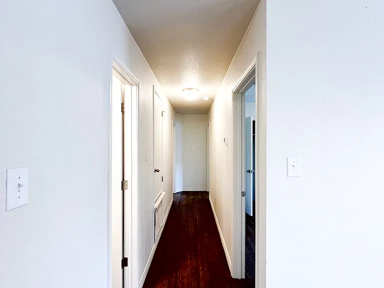 1515 Justin Loop #B — Photo 15
