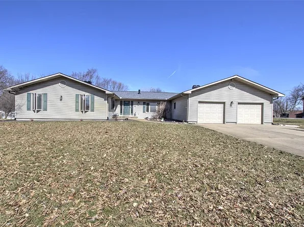 40 Hickory Point Ct, Forsyth, IL 62535