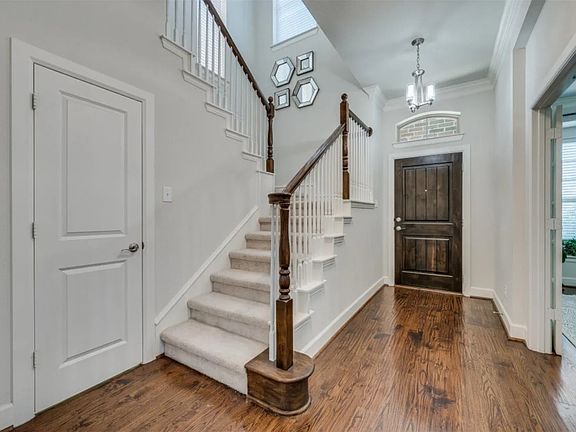 2nd image of 6631 Deleon St