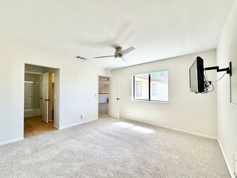 112 Willow Lake Dr — Photo 13