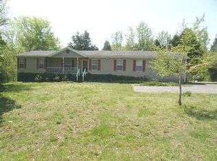 147 White Dirt Hollow Rd, Tennessee Ridge, TN 37178