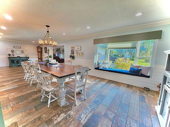 A ton of natural light