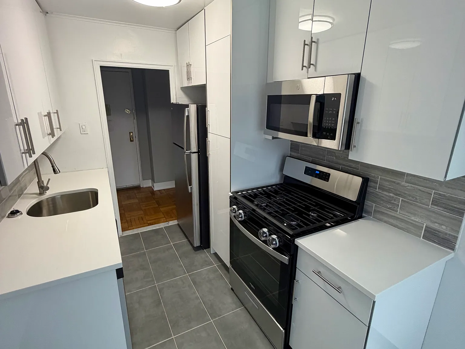 192nd St, Fresh Meadows — Photo 1