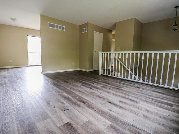3rd image of 6327 Sean Pkwy