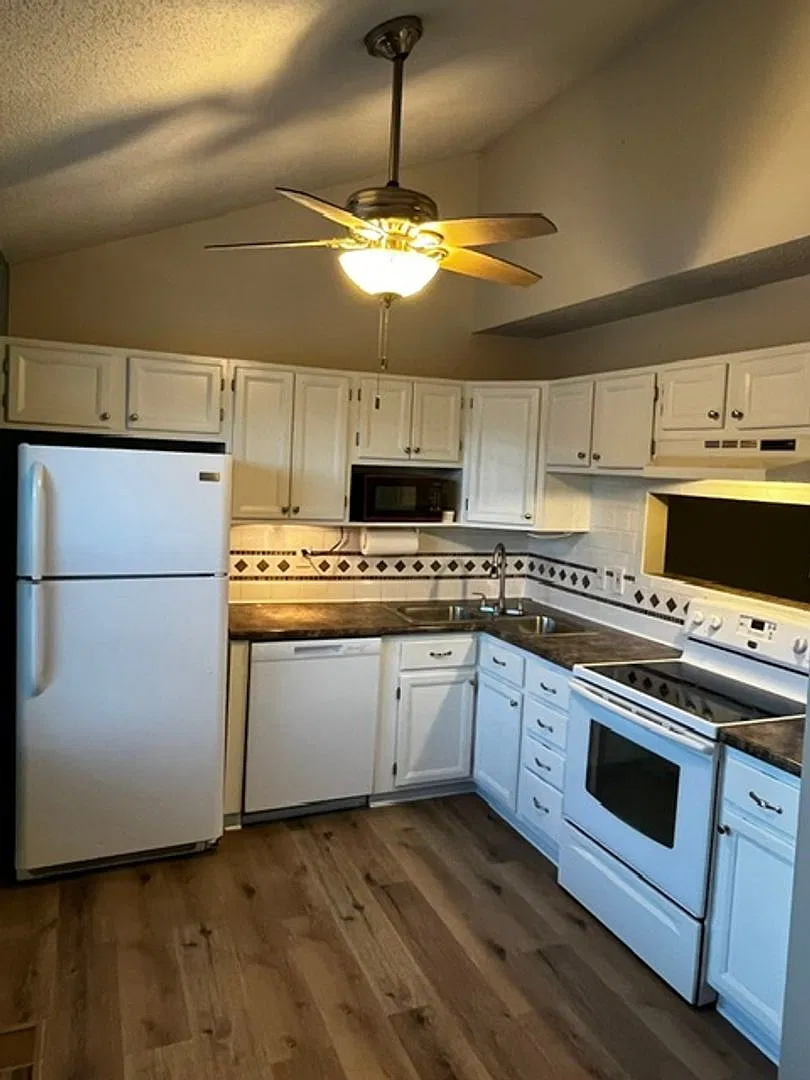 Alcoa Condominium Available! — Photo 4