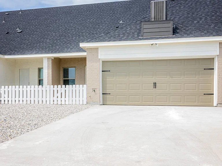 Townhomes at Bluebonnet Trails — Photo 16