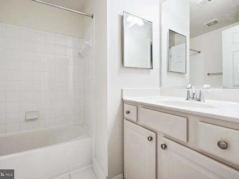 8342 Broderick Cir — Photo 23