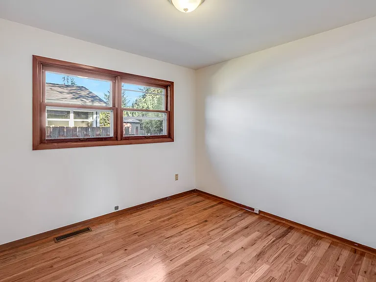 9148 SE Ankeny St — Photo 8