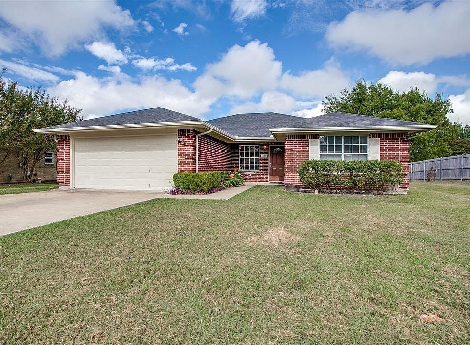 1st image of 206 Linda Ln