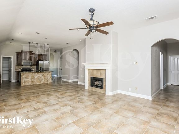 3rd image of 964 Tara Dr
