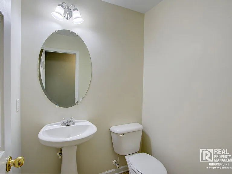 130 Decatur Dr — Photo 22