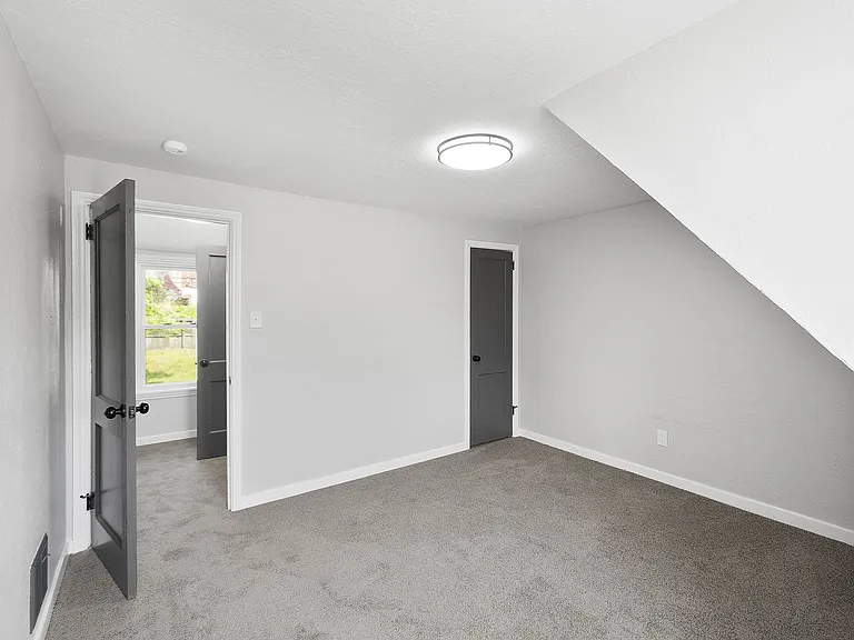 716 E Pittsburgh McKeesport Blvd — Photo 18