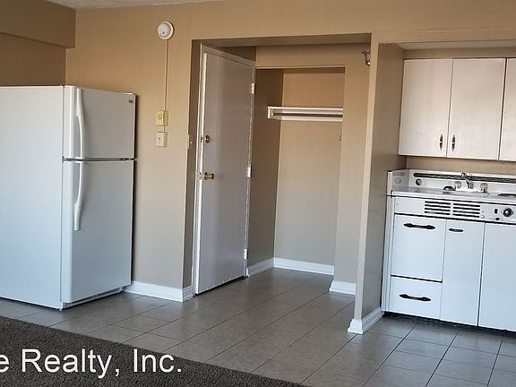5th image of 530 W Berry St APT 505