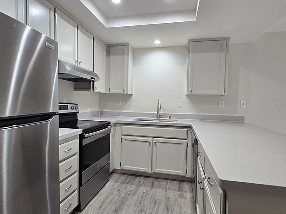 3rd image of 1685 Chesterton Cir