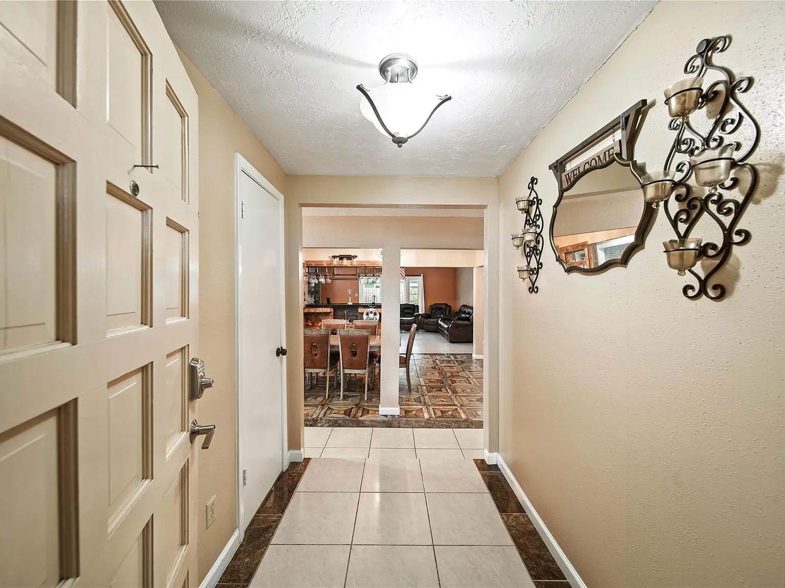 3 bed, 2.0 bath, 2015 sqft, $1,975 — Photo 4