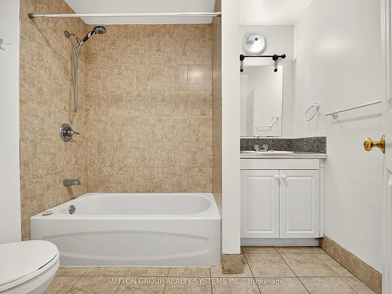 2082 Lilac Dr — Photo 19