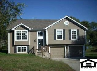 1006 N 2nd St, Lansing, KS 66043