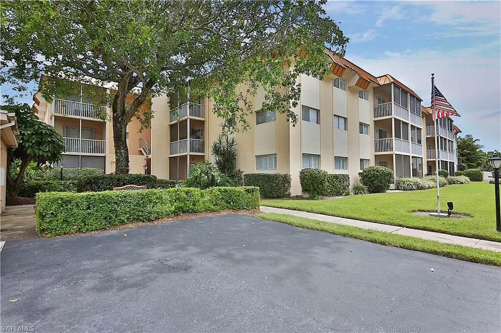 2 bed, 2.0 bath, 940 sqft, $5,250 — Photo 1
