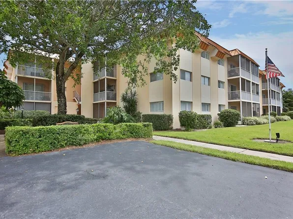 1100 Gulf Shore Blvd N APT 207, Naples, FL 34102