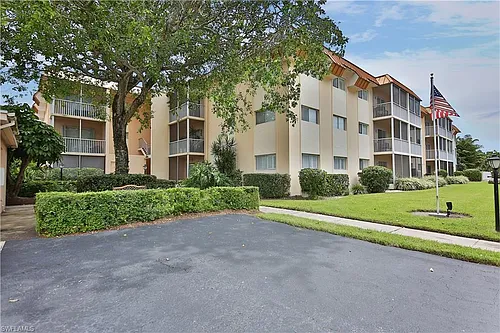 1100 Gulf Shore Blvd N Photo 1