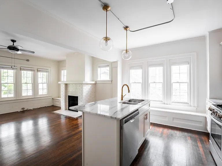 536 Boulevard Pl NE #1 — Photo 6