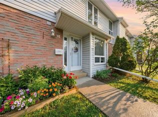 32 Mowat Blvd #41, Kitchener, ON N2E 1X4