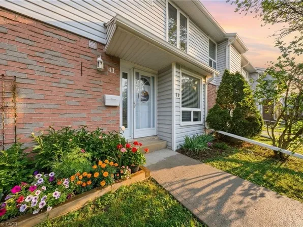 32 Mowat Blvd #41, Kitchener, ON N2E 1X4