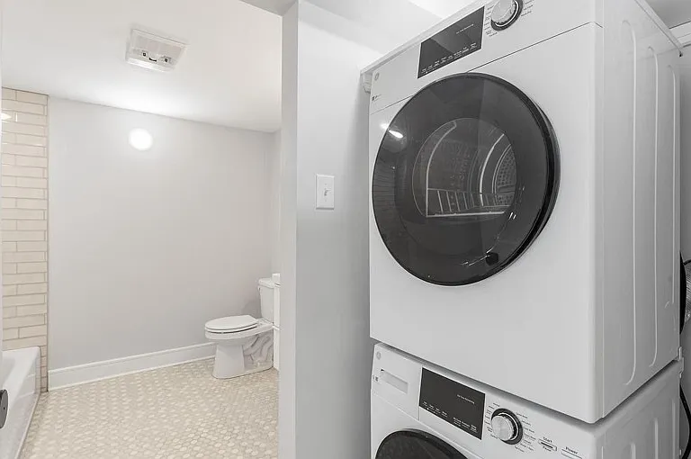 1916 Poplar St #1N — Photo 14