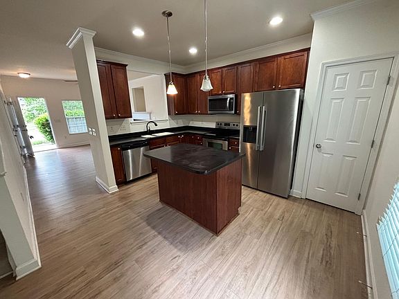 4th image of 4805 Hoppers Dr