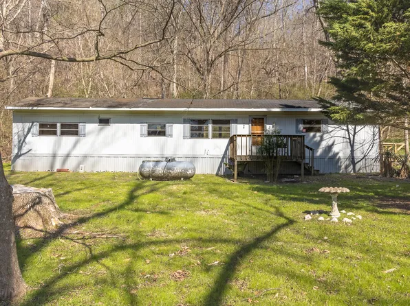 332 Gray St, Graysville, GA 30726