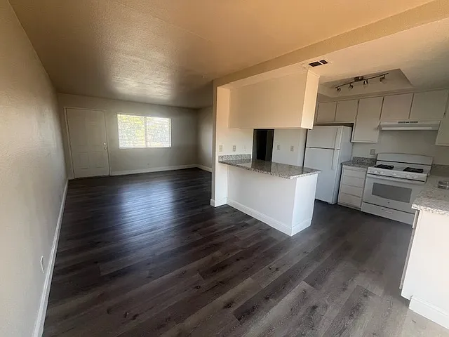 2 bed, 950 sqft, $1,850 — Photo 4
