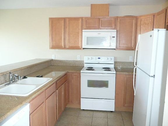2nd image of 825 S Avalon St #827