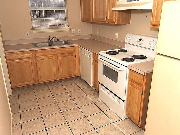 4th image of 405A N Jackson Ave