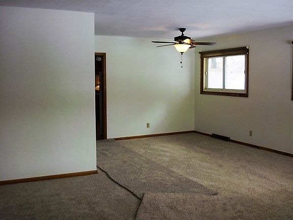 5th image of 727 Joslyn St