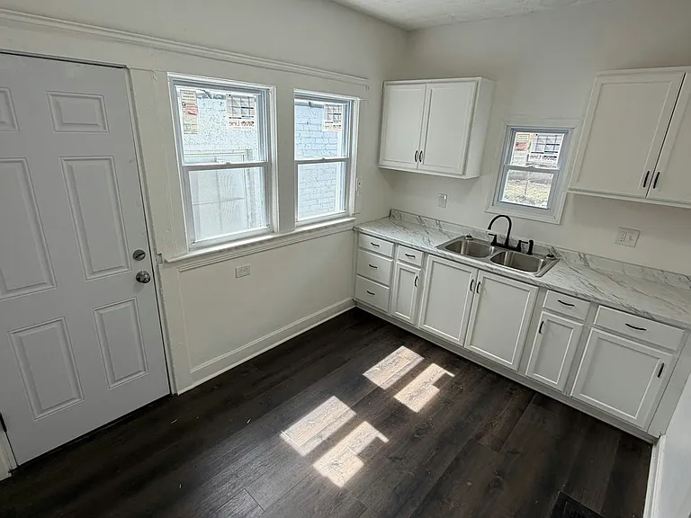 12104 Osceola Ave #LOWER — Photo 5
