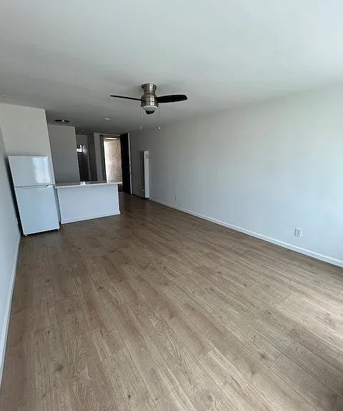Beach House Apartments — Photo 18