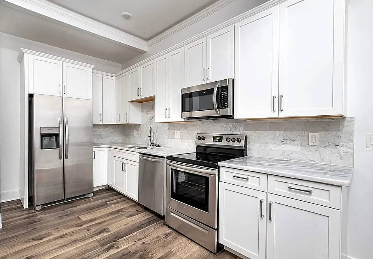 3 bed, 1100 sqft, $1,520 — Photo 1