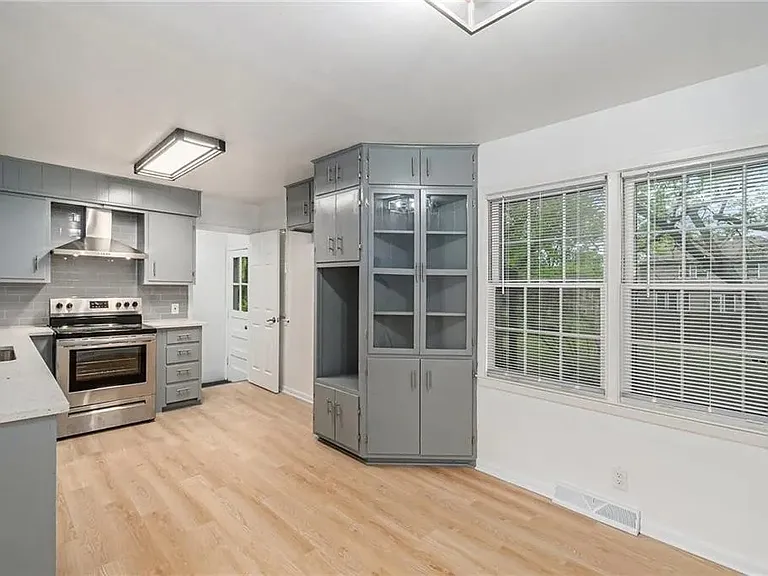321 NW 22nd Street Ter — Photo 6