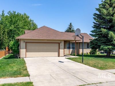 2134 Daves Ave, Moscow, ID, 83843