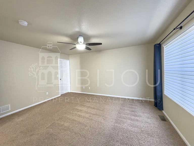 9647 Carnival Ln — Photo 17