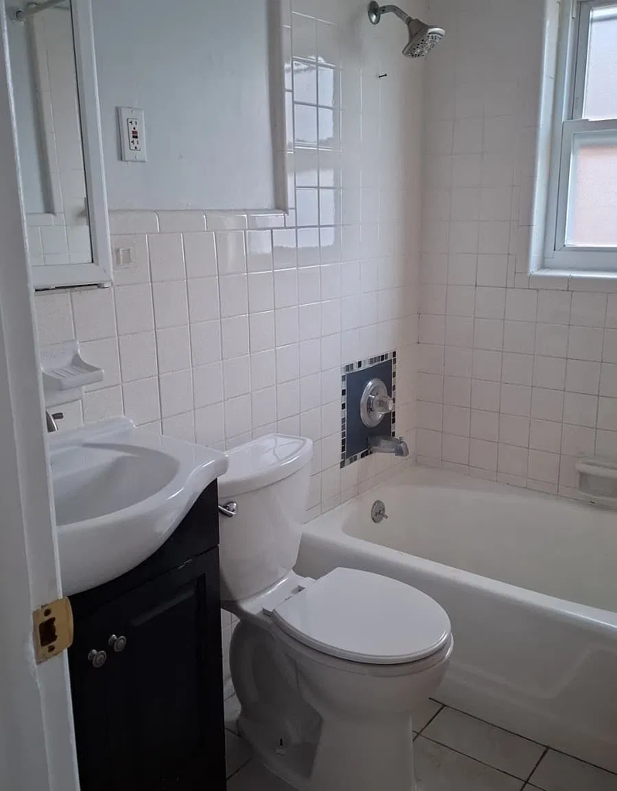 52 Anderson Ave — Photo 4