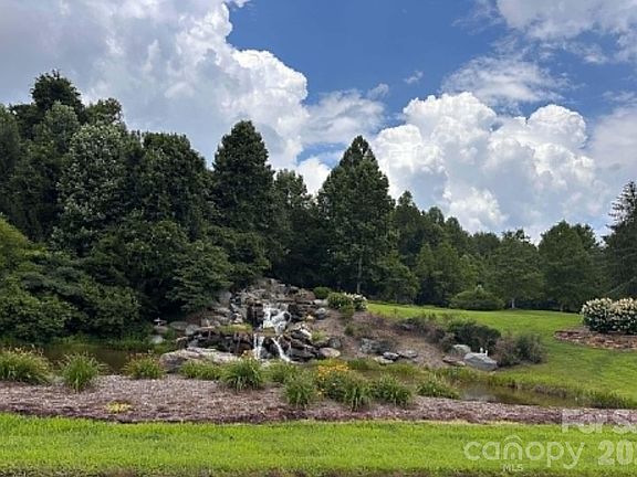 4th image of Rock Cliff Dr