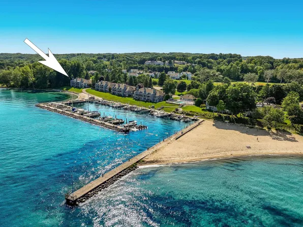 730 N Yacht Club Dr Unit 40, Suttons Bay, MI 49682