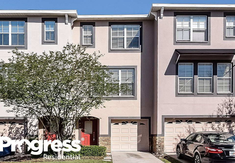 1st image of 2557 Lexington Oak Dr