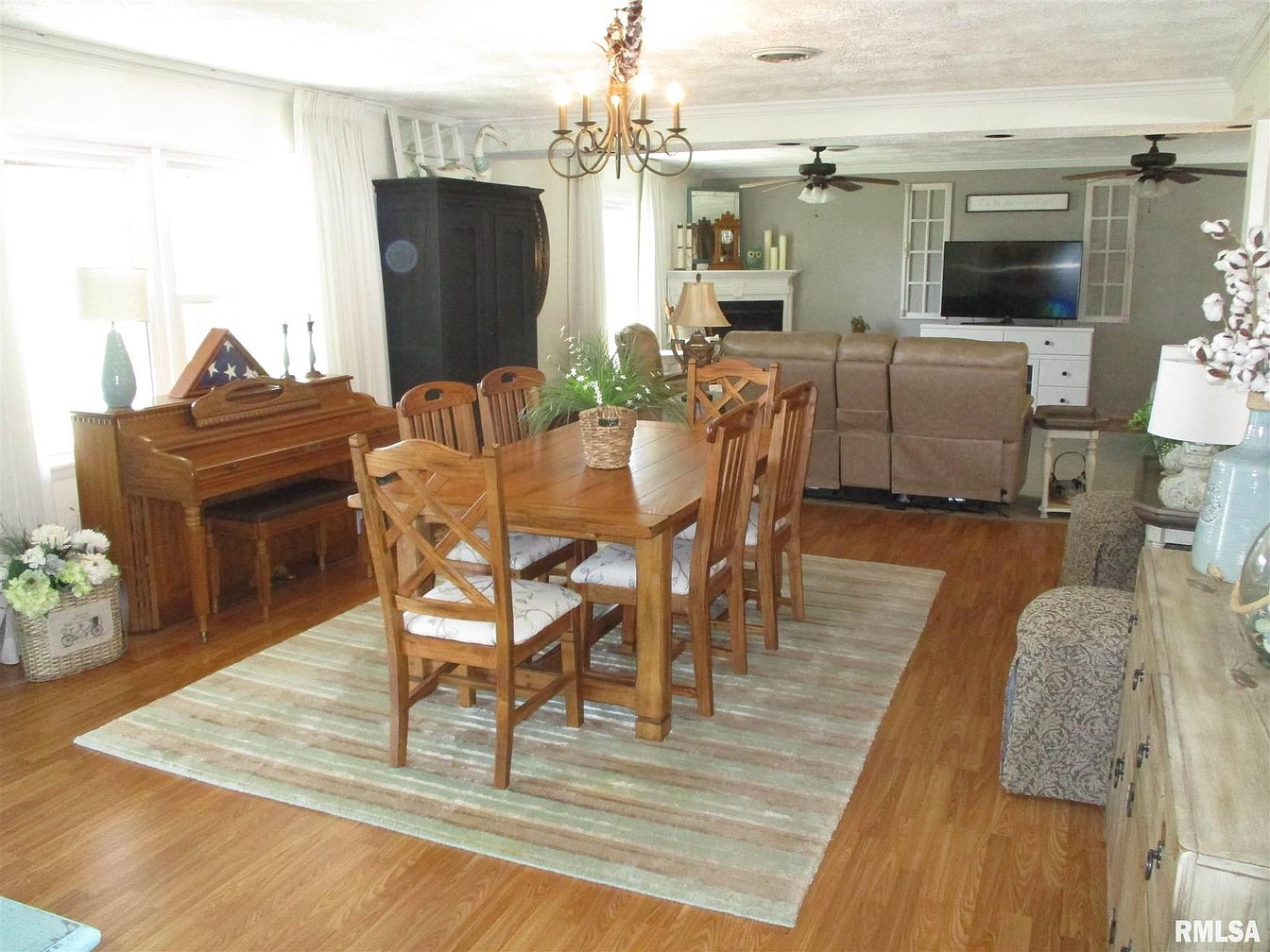 c. 1970 WellMaintained Ranch For Sale in Valier, IL. 134,900 Sold