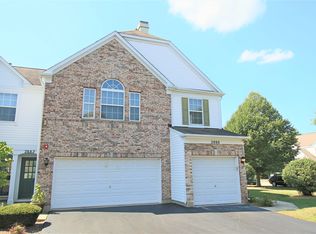 2882 Stonewater Dr, Naperville, IL 60564