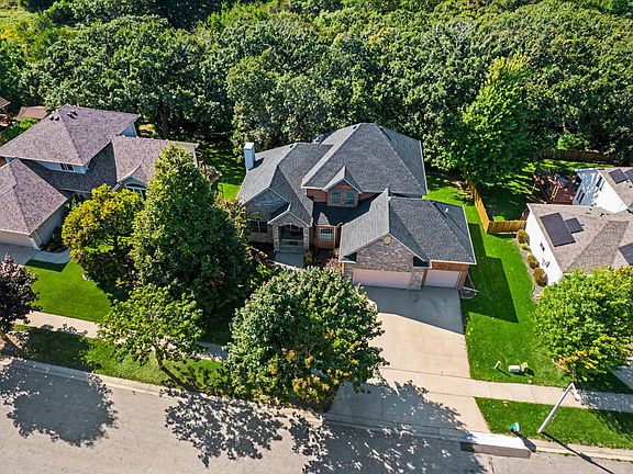 4th image of 3107 Darcy Dr NE