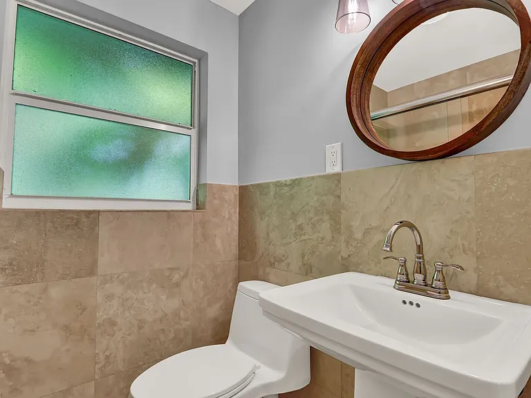 382 SE Edgewood Dr — Photo 18