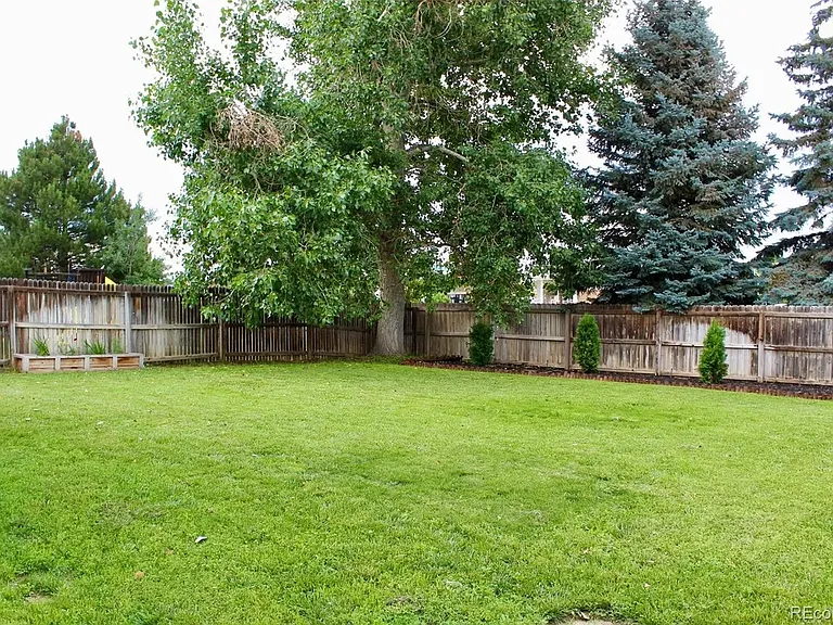 18693 E Crestridge Dr — Photo 2
